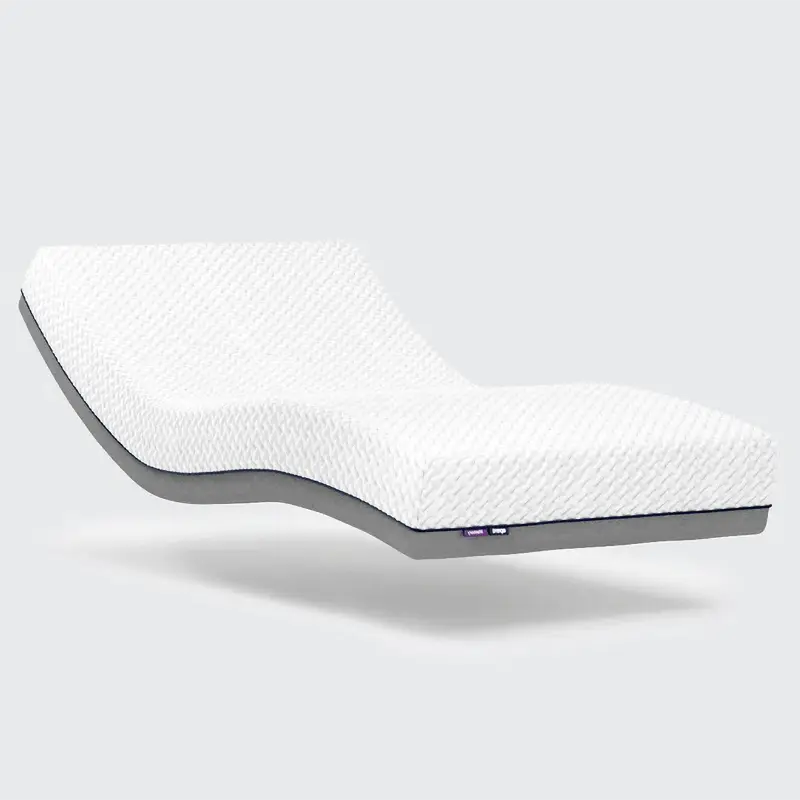 This layered foam mattress is constructed from a Visco/memory foam topper and a supportive, filler-free reflex foam base to provide pressure-relieving benefits.