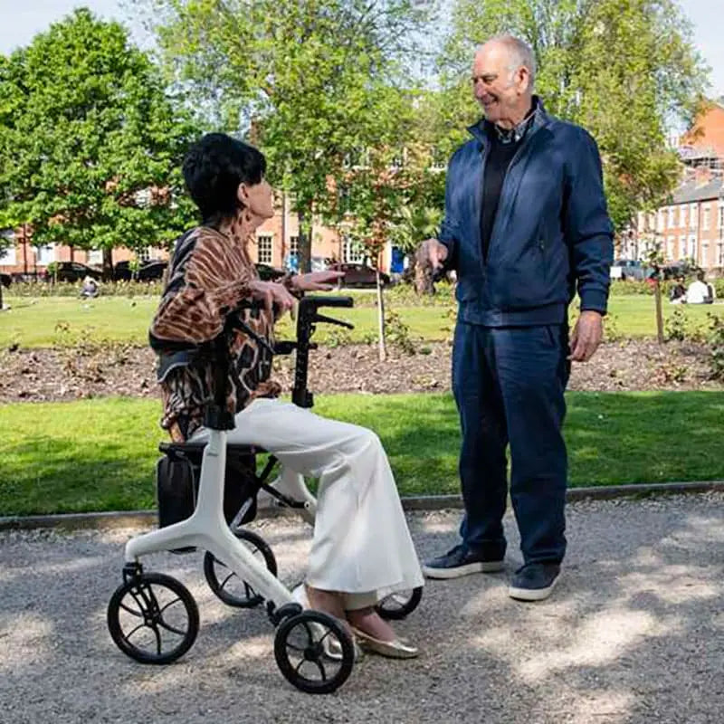 mobility-world-ltd-uk-drive-deVilbiss-healthcare-aerowalk-carbon-fibre-rollator-butter-cream-lifestyle_2