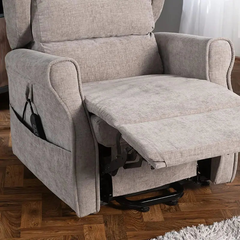 mobility_world_ltd_u_scooterpac_Serenita_Rise_And_Recliner_Quad_Motor_Chair_middle-slider-legrest