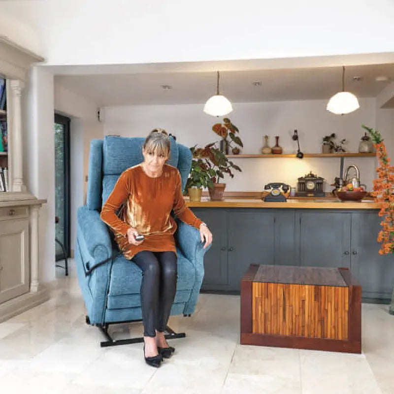 mobility_world_ltd_uk_tilmore_cosi_chair_waterfall_back_independent_dual_motor_riser_recliner_lifestyle