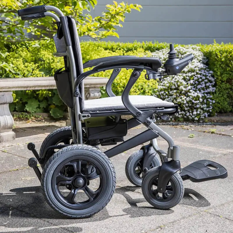 mway_dash_rehab_dashi_lite_folding_powerchair_lifestyle