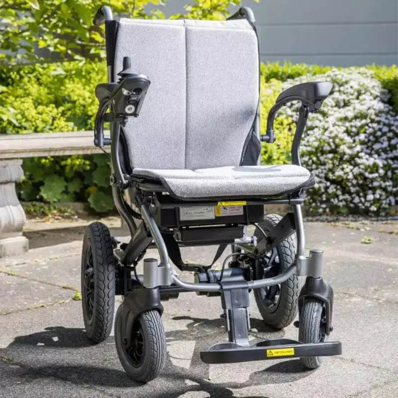 mway_dash_rehab_dashi_lite_folding_powerchair_lifestyle