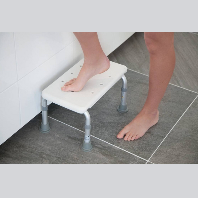 Our aluminium bath step is ideal to assist getting in and out of the bath. It is height adjustable and comes complete with non slip feet