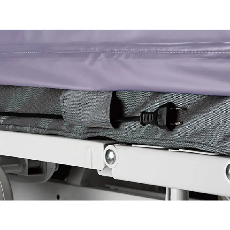 Domus 3D is a unique mattress that offers both comfort and support. It features an alternate & continuous low-pressure mode to satisfy pressure ulcer therapy, as well as overall prevention.