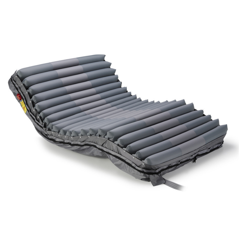 This mattress has an alternating mode that continuously and sequentially inflates and deflates air cells to avoid long term pressurization of tissue. The CPR knob is located at the patient’s right-hand side of the mattress near the head section area, and whenever a CPR operation is needed, quickly turn the CPR knob to release air from the mattress.
