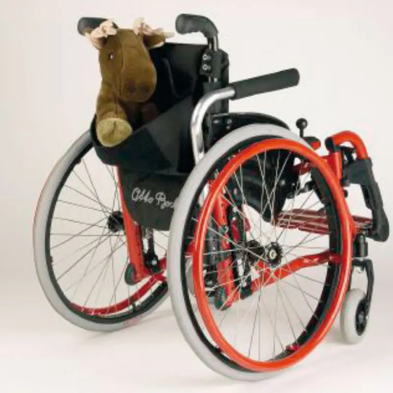 Avantgarde Teen2 is perfect for active teens who want to be a part of the action. Its abduction frame makes it light and maneuverable, while removable and swing-away footrests ensure easy transfer in and out of the wheelchair.