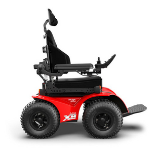 The Extreme X8 has an exceptionally smooth, jolt-free ride delivering unparalleled comfort. This is due to the suspension that keeps all four driving wheels on the ground and smooths the impact of small bumps and changes in the elevation of the terrain. 