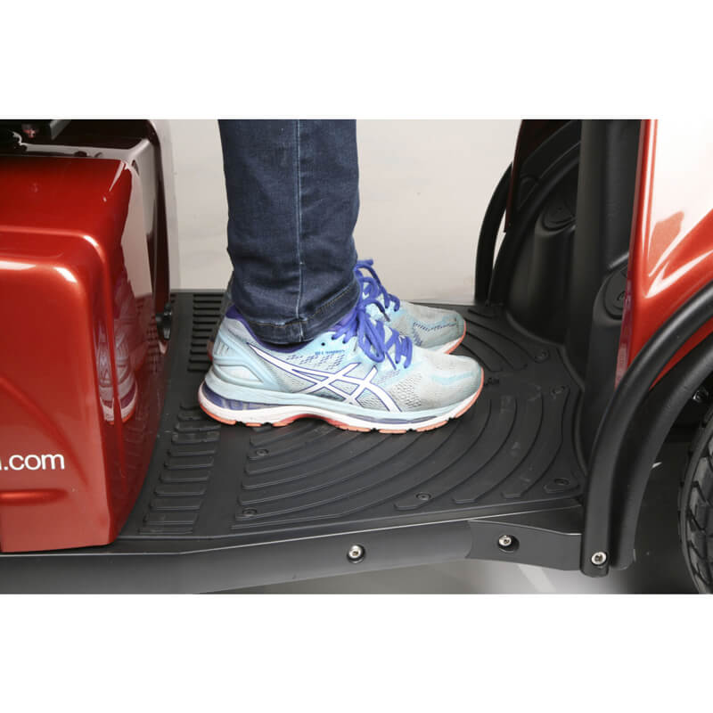 mobility-world-ltd-uk-mini-crosser-x1-mobility-scooter-footrest