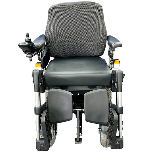Designed to meet your every expectation, the Puma 40 is a high-performance powered wheelchair that delivers smooth and comfortable journeys, wherever you need to go. Offering advanced functions for maximum independence, both indoors and outdoors, it’s the ideal companion for your active lifestyle.But it’s not just about performance – we understand that style matters too. That’s why the award-winning Puma 40 power chair combines sleek design with ultimate practicality. Available in both rear- and front-wheel_img