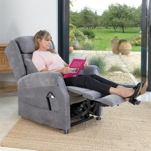 mobility_world_ltd_uk_fenlake_cosi_chair_lateral_back_independent_quad_motor_riser_recliners_lifestyle