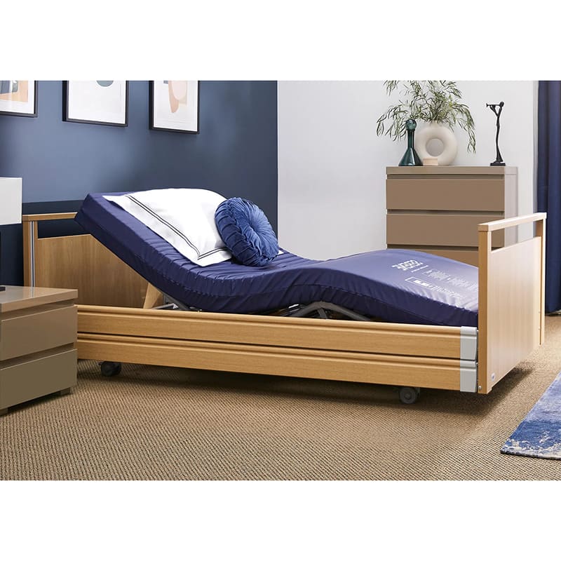 The Opera® Signature bed is height adjustable, making it suitable for both nursing care and ease of access. The bed's extensive height range allows it to be lowered close to the floor and raised up to a carer's waist level to make it easier to provide care.