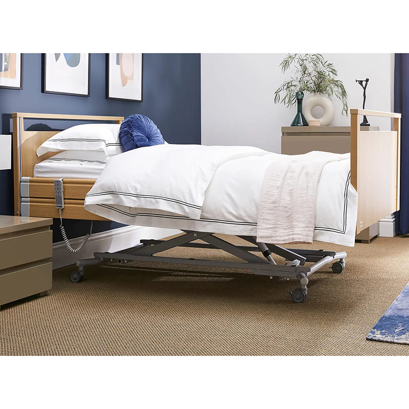 The Opera® Signature bed is height adjustable, making it suitable for both nursing care and ease of access. The bed's extensive height range allows it to be lowered close to the floor and raised up to a carer's waist level to make it easier to provide care.