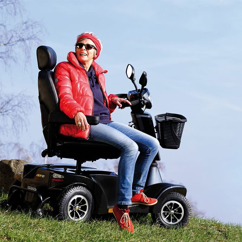 mobility_world_ltd_uk_sterling_S700_outdoor_8_mph_mobility_scooter_lifestyle