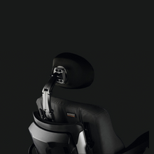 Load image into Gallery viewer, With 4-pole motors and a choice of 60 or 80 Ah batteries, this model is designed to give you the freedom to travel wherever you want. The optional Gyro-Tracking System ensures a smooth, stable ride, making it ideal for those with limited mobility.