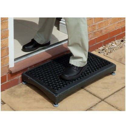 derby_half_step_closeup