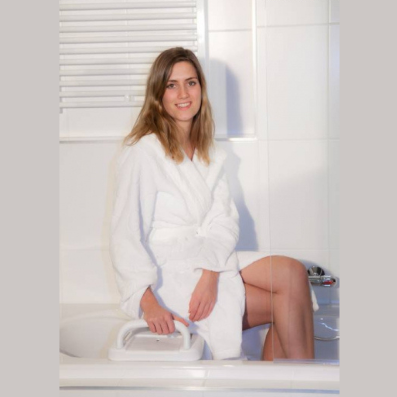 Bathboard - With Handle Length 675mm (27").Width 275mm (11")