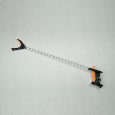 Hand Grip Reacher helps to pick up dropped items