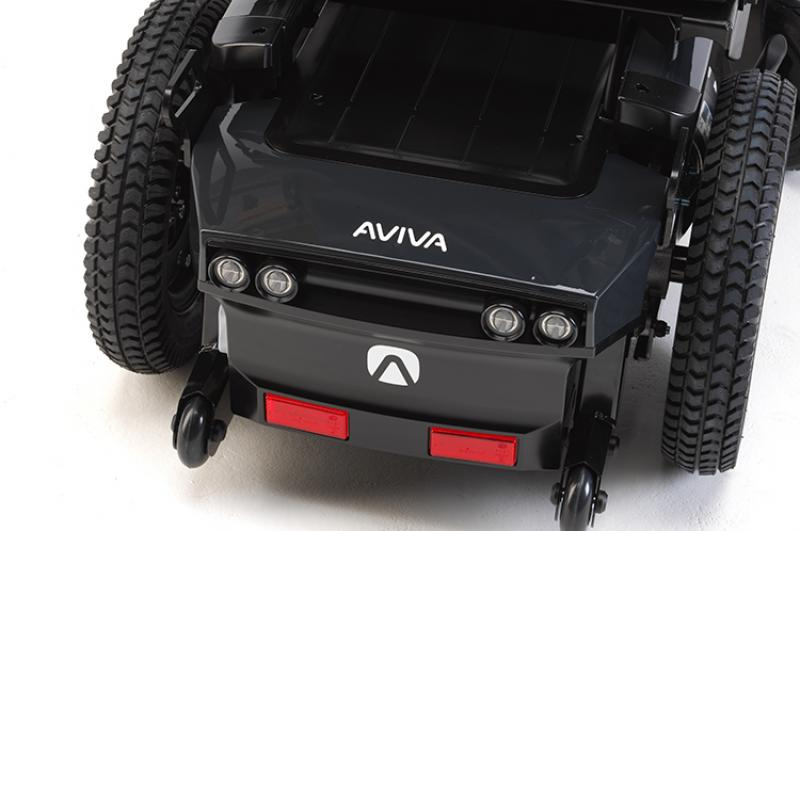 AVIVA RX20 Modulite is the perfect rear-wheel-drive powerchair for everyday mobility. Its compact base and tight turning radius make it ideal for small spaces. With a seat to floor height of only 435mm, it's perfect for positioning at tables or desks.