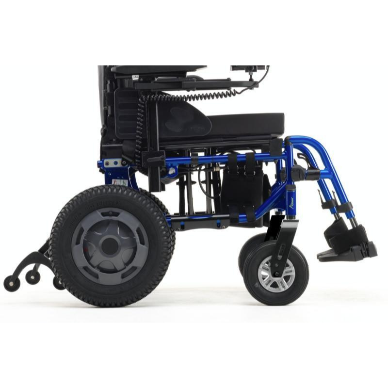 The Esprit Action Junior wheelchair is perfect for connecting with friends and family. Its sharp visual aesthetics and choice of three color combinations make it stand out, while its easy disassembly and transportability make it perfect for outdoor activities.