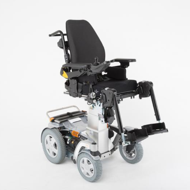 The all-new Storm 4 Xplore is equipped with four separately adjustable high-end springs, with integrated shock absorbers, for superior comfort and traction on rough ground. Plus, pneumatic tyres come as standard to further enhance outdoor performance.