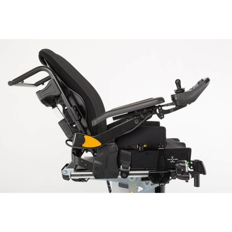 The all-new Storm 4 Xplore is equipped with four separately adjustable high-end springs, with integrated shock absorbers, for superior comfort and traction on rough ground. Plus, pneumatic tyres come as standard to further enhance outdoor performance.