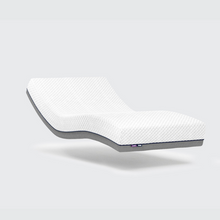 Load image into Gallery viewer, This layered foam mattress is constructed from a Visco/memory foam topper and a supportive, filler-free reflex foam base to provide pressure-relieving benefits.