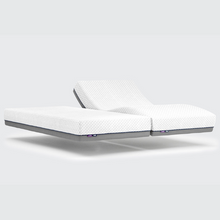 Load image into Gallery viewer, This layered foam mattress is constructed from a Visco/memory foam topper and a supportive, filler-free reflex foam base to provide pressure-relieving benefits.