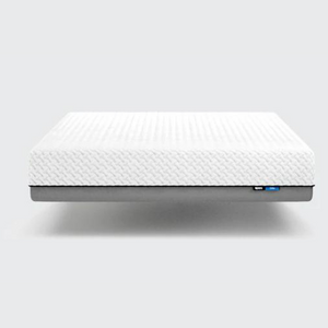 Intelligent hybrid mattress with a combination of layered comfort and support foams, and a core of 1000 pocket springs