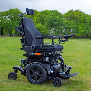 Juvo B5/B6 mid-wheel drive power chair offers incomparable driving characteristics for all fields of application. The single-wheel suspension and torsion drive system form the basis for this intuitive drive type gives explicit maneuverability and sturdiness when used.