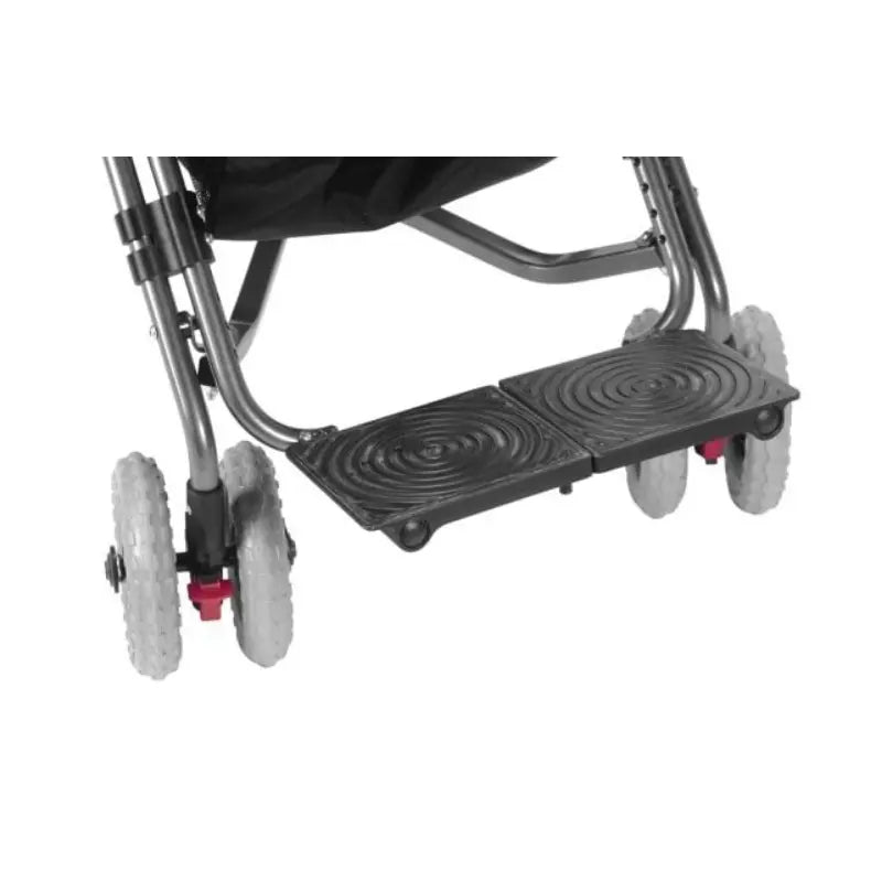 The buggy is very stable in spite of its low weight, and it can support loads of up to 50 kilograms. It also comes with a hip belt and a height-adjustable handlebar to ensure a comfortable ride for both parents and children.