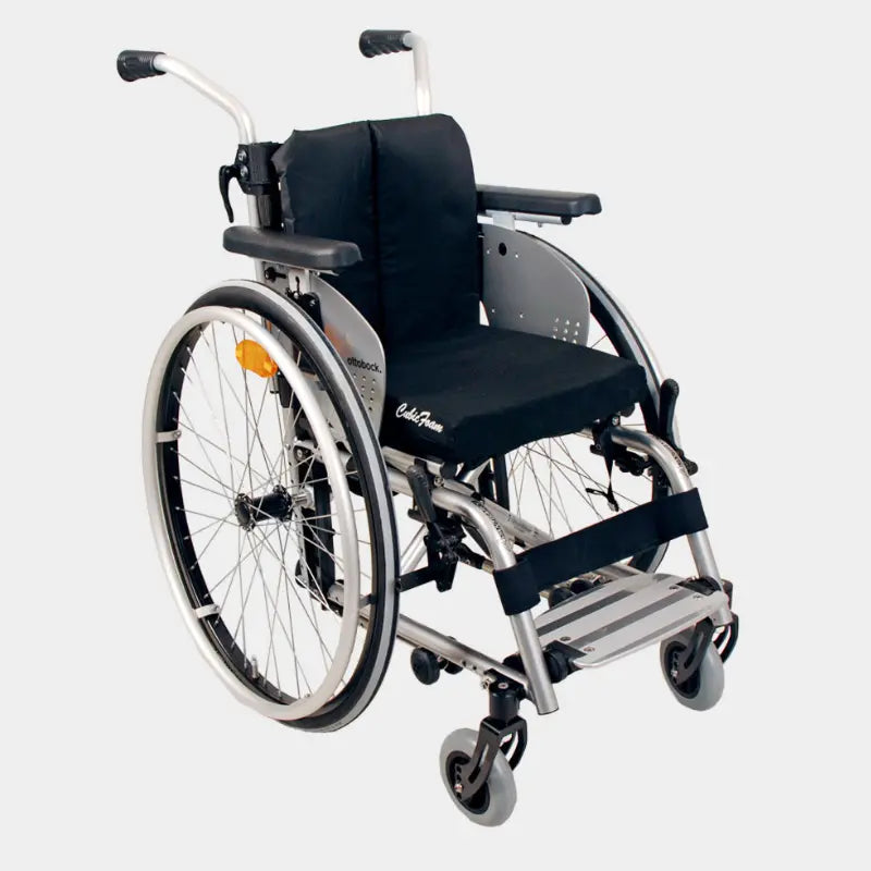 Avantgarde Teen2 is perfect for active teens who want to be a part of the action. Its abduction frame makes it light and maneuverable, while removable and swing-away footrests ensure easy transfer in and out of the wheelchair.