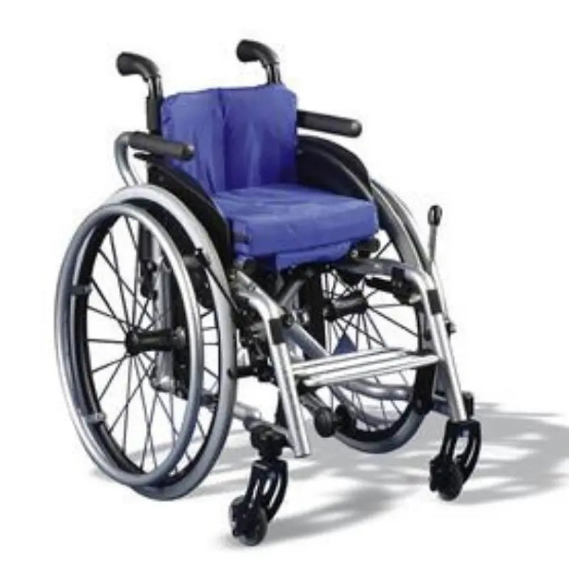 Avantgarde Teen2 is perfect for active teens who want to be a part of the action. Its abduction frame makes it light and maneuverable, while removable and swing-away footrests ensure easy transfer in and out of the wheelchair.