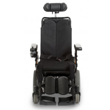 Load image into Gallery viewer, The Quantum Rehab Q4 wheelchair is a compact Mid-Wheel 6 Drive power chair that is a perfect solution for both indoor and outdoor use.  With an average speed of 4 mph, Q4 features a tight turning radius of 508 mm (20”) which provides an outstanding performance making Q4 easily maneuverable for any user.