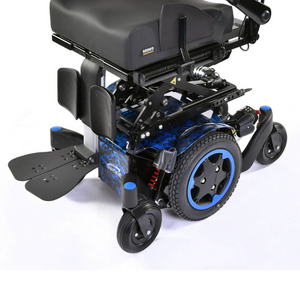 The Quickie Q300 M Mini is the original ultra-compact powerchair that has been packed full of more ‘big powerchair’ performance than ever before. With a width of just 520 mm, the all-new Q300-M Mini is the narrowest TRUE mid-wheel drive powerchair on the market.