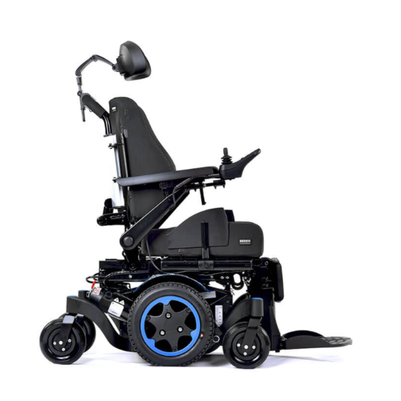 The Quickie Q300 M Mini is the original ultra-compact powerchair that has been packed full of more ‘big powerchair’ performance than ever before. With a width of just 520 mm, the all-new Q300-M Mini is the narrowest TRUE mid-wheel drive powerchair on the market.