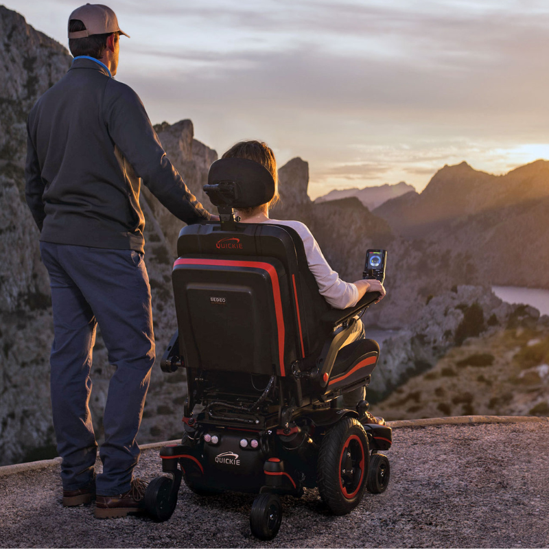With the independent movement of all six wheels, this wheelchair can easily navigate obstacles and inclines. Powered by ultra-reliable motors and a choice of 60 or 80 Ah batteries, the Q700 M Ergo is built to last.