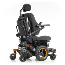 Load image into Gallery viewer, With 4-pole motors and a choice of 60 or 80 Ah batteries, this model is designed to give you the freedom to travel wherever you want. The optional Gyro-Tracking System ensures a smooth, stable ride, making it ideal for those with limited mobility.