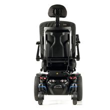 Load image into Gallery viewer, With 4-pole motors and a choice of 60 or 80 Ah batteries, this model is designed to give you the freedom to travel wherever you want. The optional Gyro-Tracking System ensures a smooth, stable ride, making it ideal for those with limited mobility.